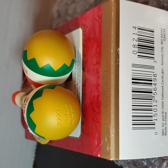 Vintage Hallmark Keepsake Ornament Feliz Navidad Maracas Ornament 2000 - Picture 6 of 6